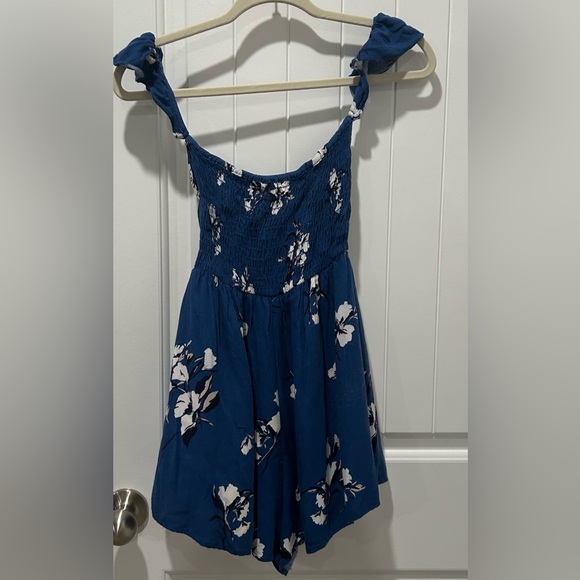 Lush Shorts Romper Jumpsuit blue floral print ruched top - Picture 5 of 8